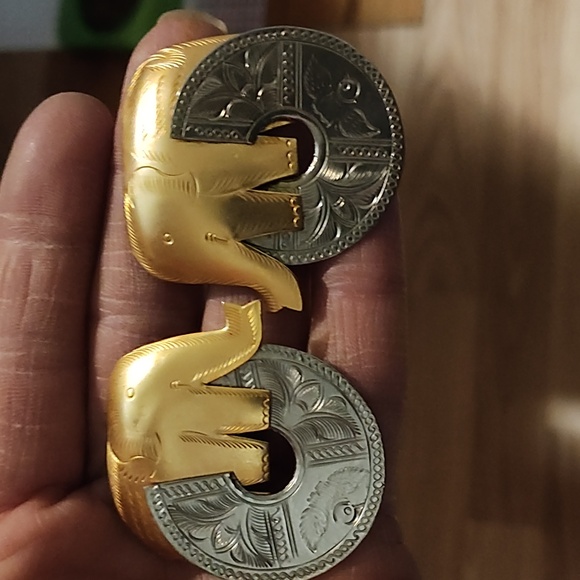 VINTAGE ETCHED BRASS AND SILVER-TONE DISC ELEPHANT DROP PUSH BACK 1.5" EARRINGS - Picture 2 of 8